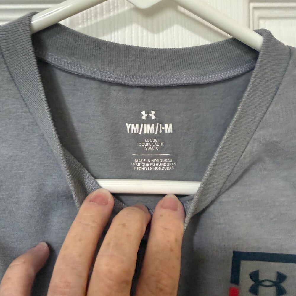 Under Armour Freedom Gray Boys Youth Medium Flag Graphic T-Shirt - Picture 4 of 7
